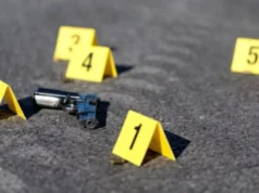 Autoridades continúan investigación sobre ataque a tiros a señalado delincuente en Boca Chica; murió en el acto