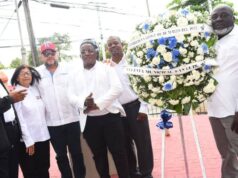 Junta Municipal San Luis deposita ofrenda floral en honor natalicio de José Francisco Peña Gómez