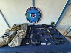 DINTEL ocupa varias réplicas de fusiles, una pistola y pertrechos durante allanamiento en Santiago