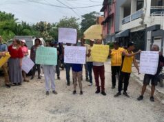 Juntas de vecinos protestan y denuncian obras pagadas y no realizadas por el MOPC en Santo Domingo Norte