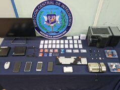 DINTEL y MP desmantelan laboratorio de falsificación de documentos en Santiago, confiscan equipos eléctricos