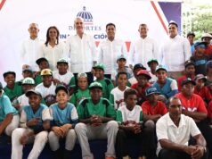 Presidente Luis Abinader y ministro Kelvin Cruz entregan remozado estadio de béisbol en Samaná
