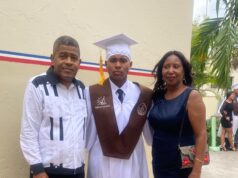 El joven Junior Armando Féliz recibe medalla al mérito en Liceo Matías Ramón Mella