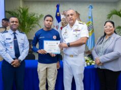 Lee Ballester llama a los agentes migratorios a ser éticos y patriotas