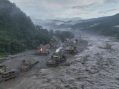 Muertes en Nepal se elevan a 939 por la riada