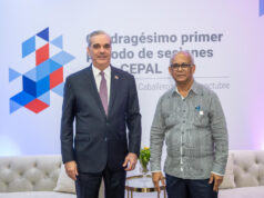 Presidente Luis Abinader intercambia con secretario general de la OEA plan de acción para Haití y otros temas